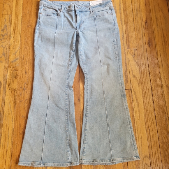 American Eagle Super Lowrise Flare Stretch Light Blue Flared Women Jeans Size 14 - Picture 13 of 14